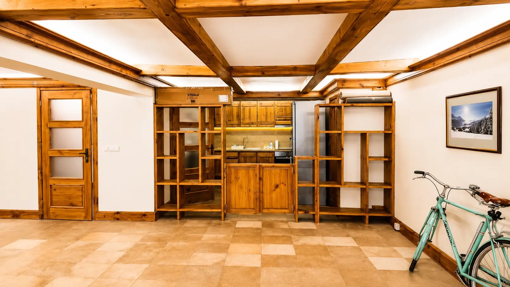 Detached house located in the heart of the old town and the iconic Greek Quarter