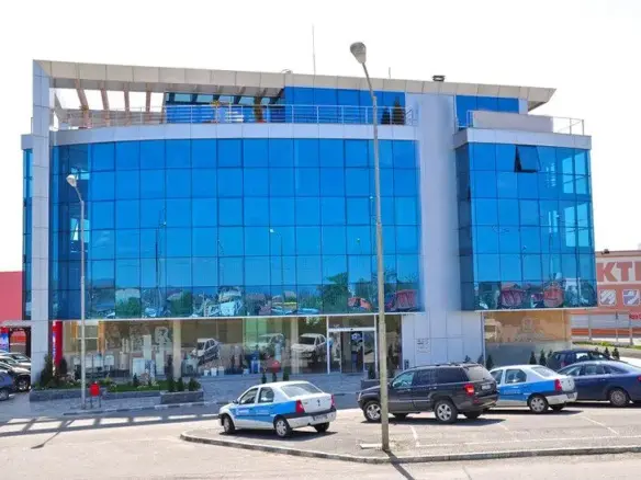 Multifunctional business building with excellent layout and square footage