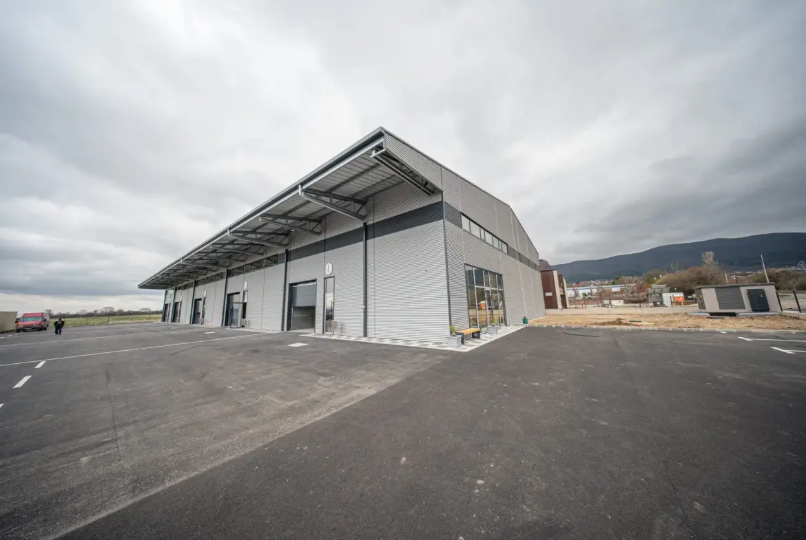 Newly built warehouse premises are for sale in the village of Lozen, at the Act 14 stage