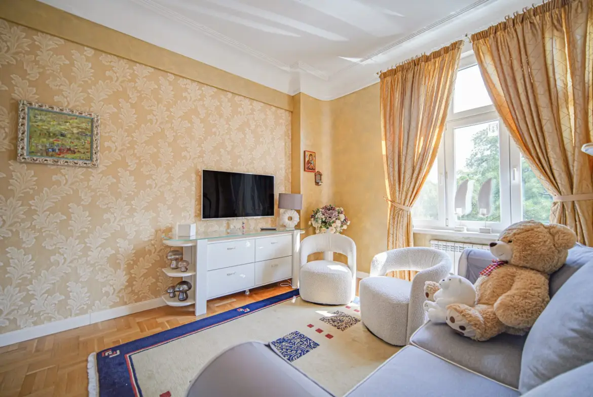 Elegant apartment with panoramic views in the heart of Sofia for sale