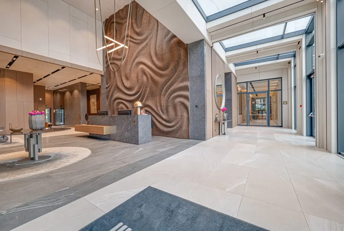 Three-room apartment in a modern new building next to MALL Paradise for sale