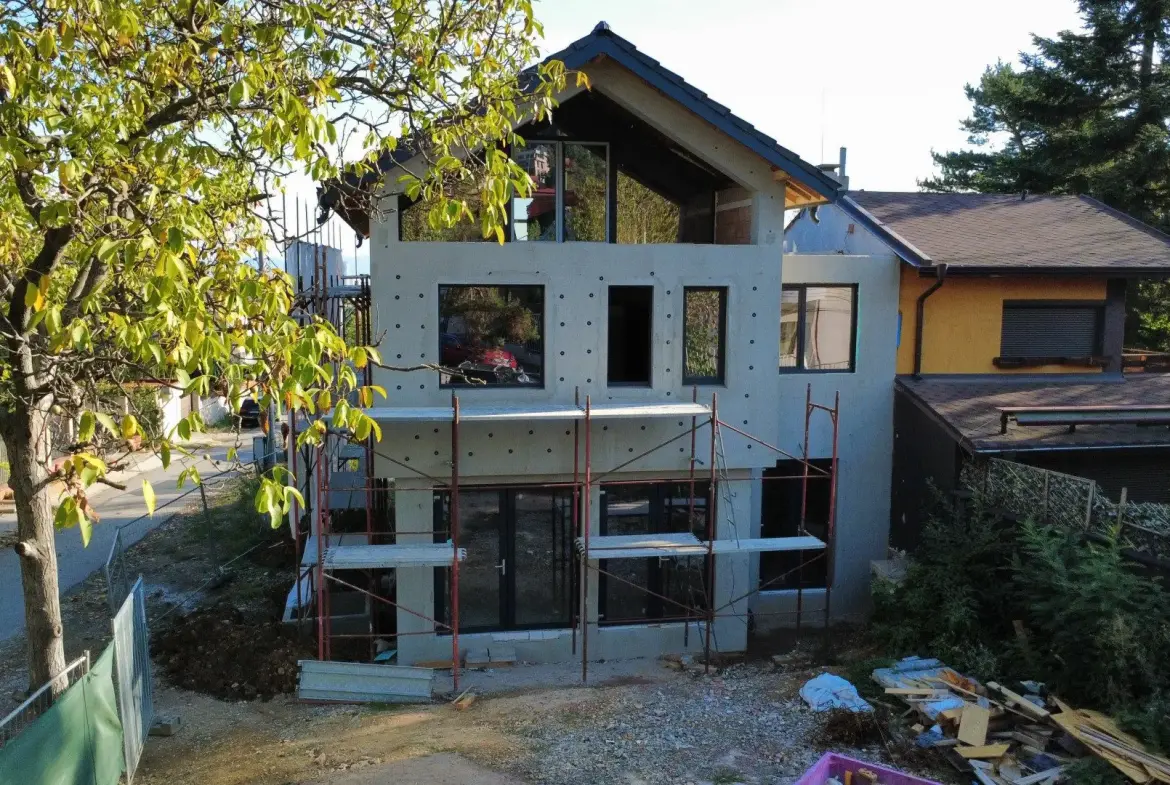 New detached house with modern architecture and high-class execution