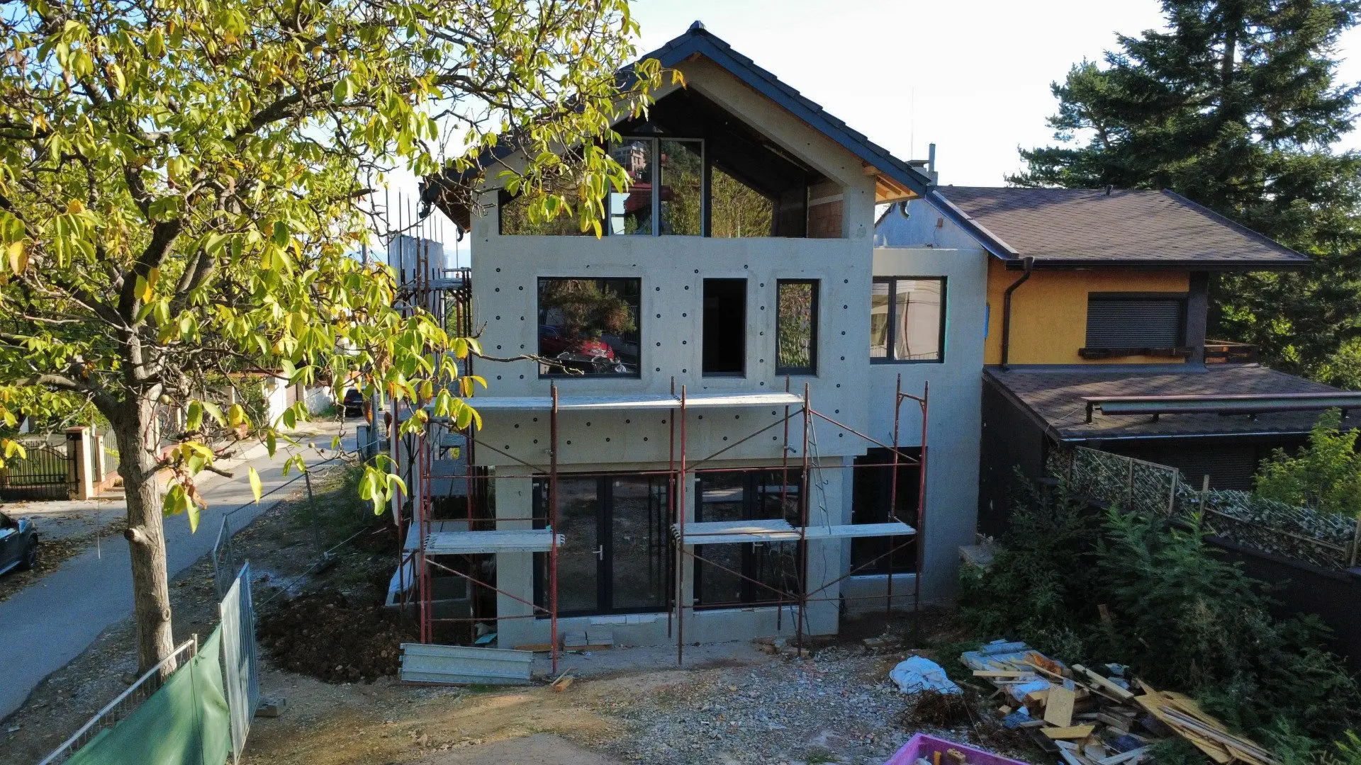 New detached house with modern architecture and high-class execution