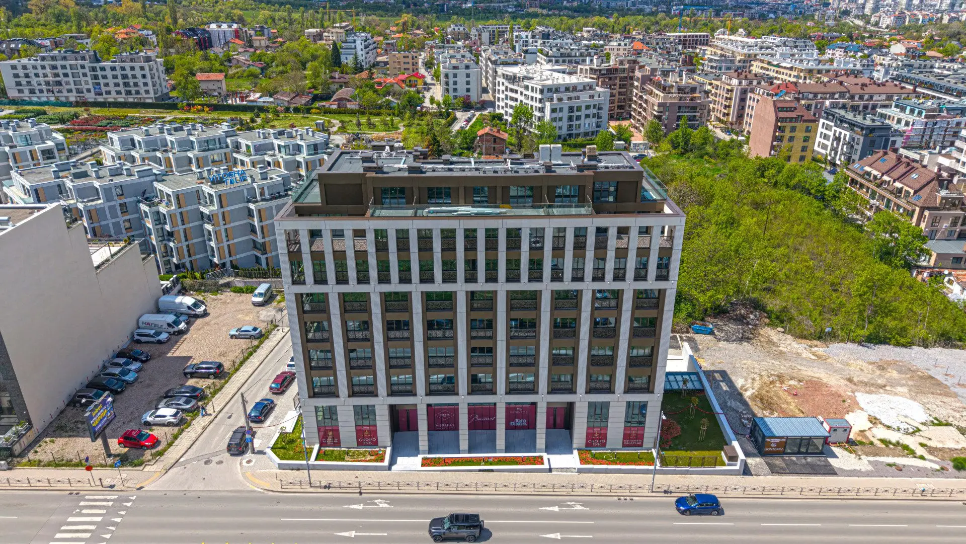 Multi-room apartment in a new elegant building on Cherni Vrah Blvd. for sale