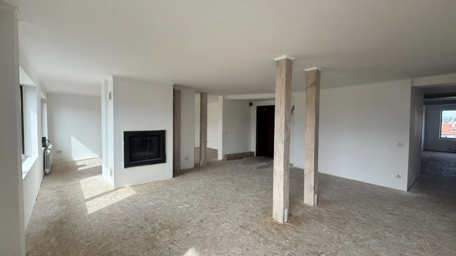 bfb6e82e9f5c40980285fcc844d1124d Bright and spacious apartment on Gurko Street for sale