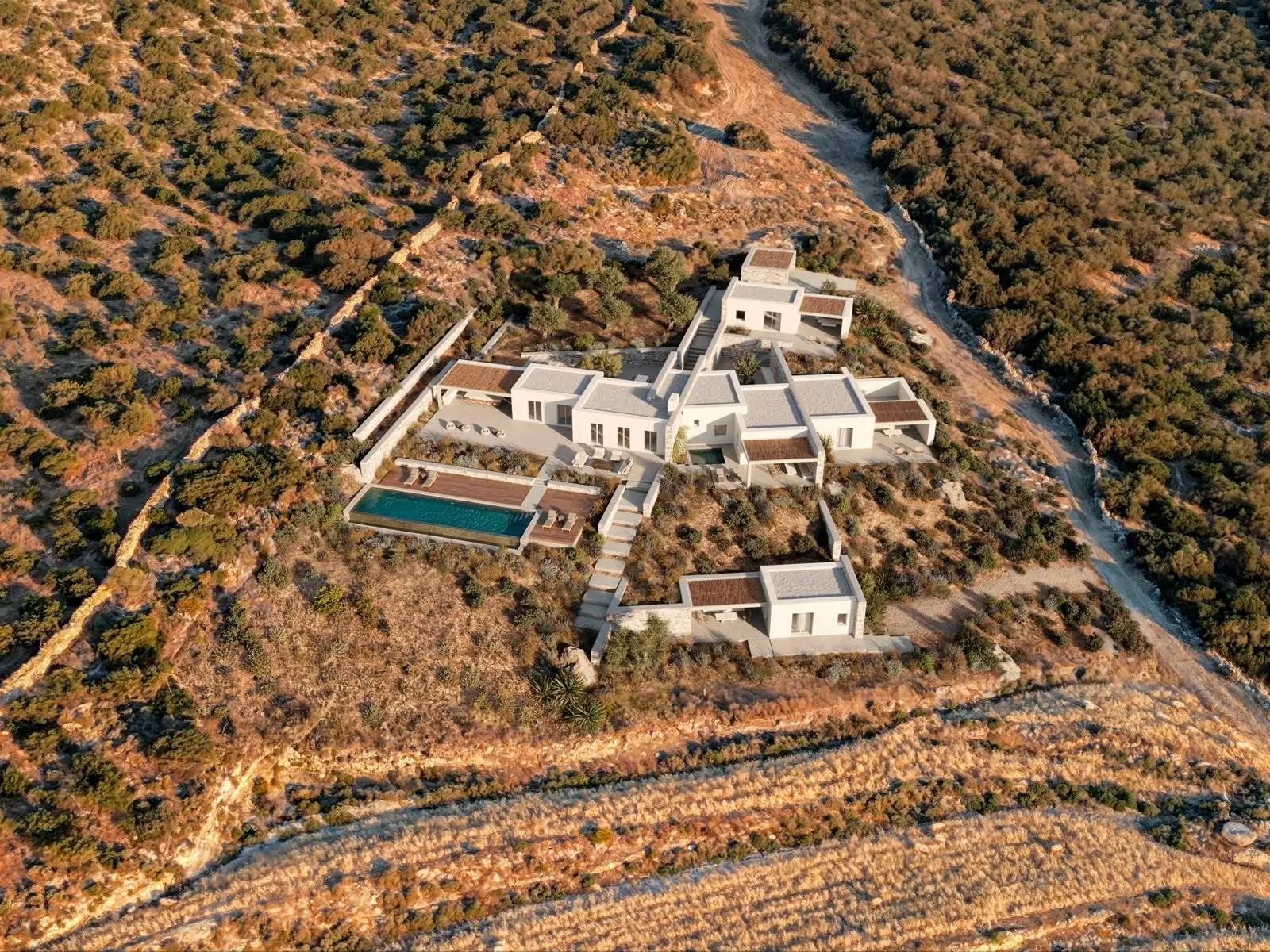 Contemporary seafront 4-bedroom villa in Tripiti, Paros