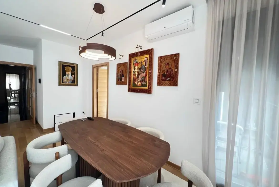 Luxurious four-room apartment in Vračar in a new building with a smart system