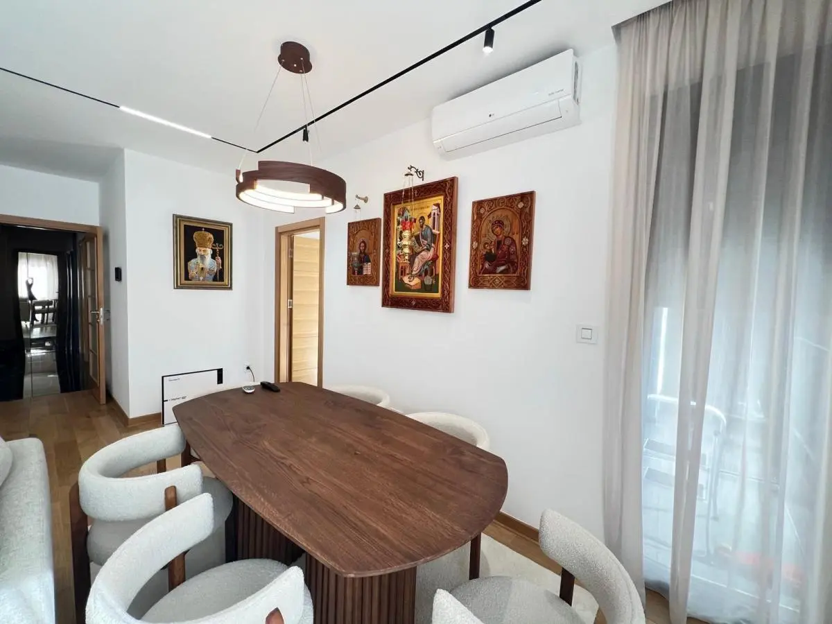 Luxurious four-room apartment in Vračar in a new building with a smart system