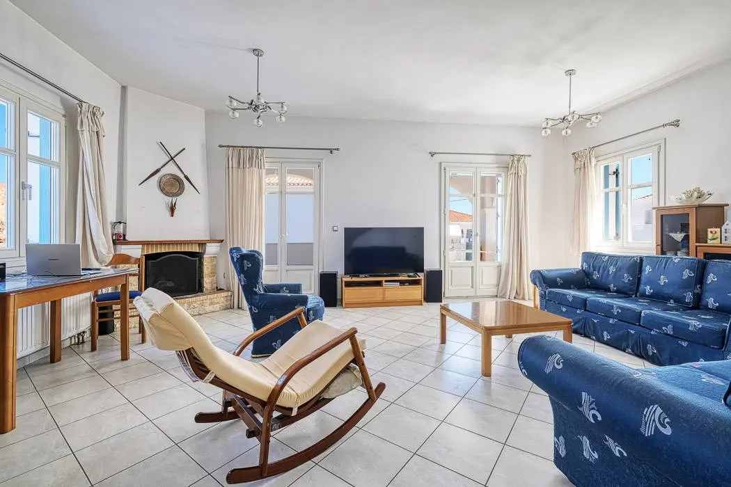Private estate with two residences in the heart of Spetses