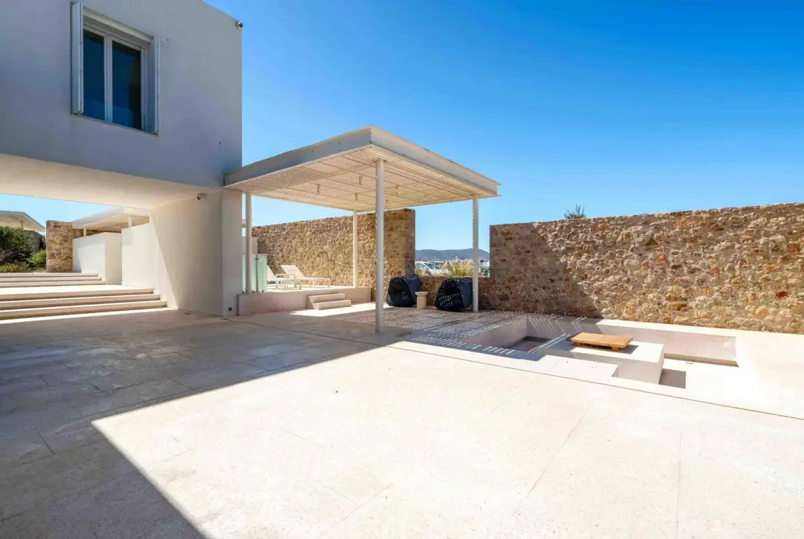 Luxurious New Seaside Villa in Agioi Anargyroi, Naoussa Paros