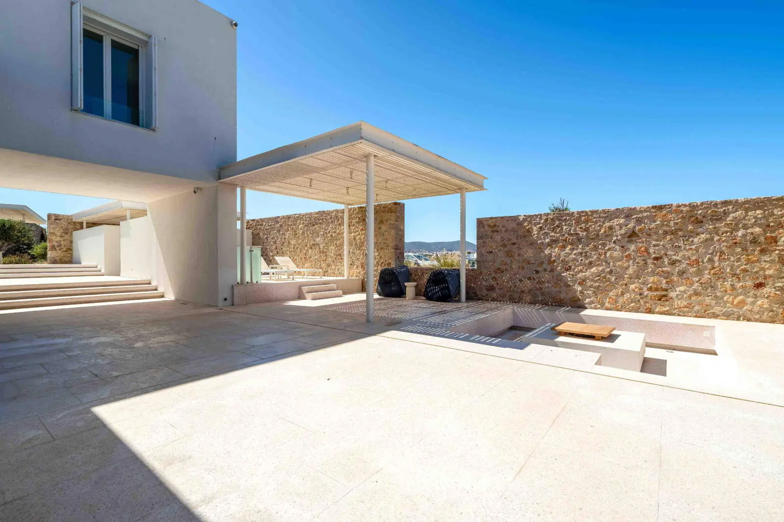 Luxurious New Seaside Villa in Agioi Anargyroi, Naoussa Paros