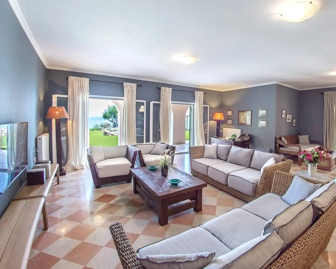 Luxury 3-villa estate with sea views & pool in Kassiopi, North Corfu