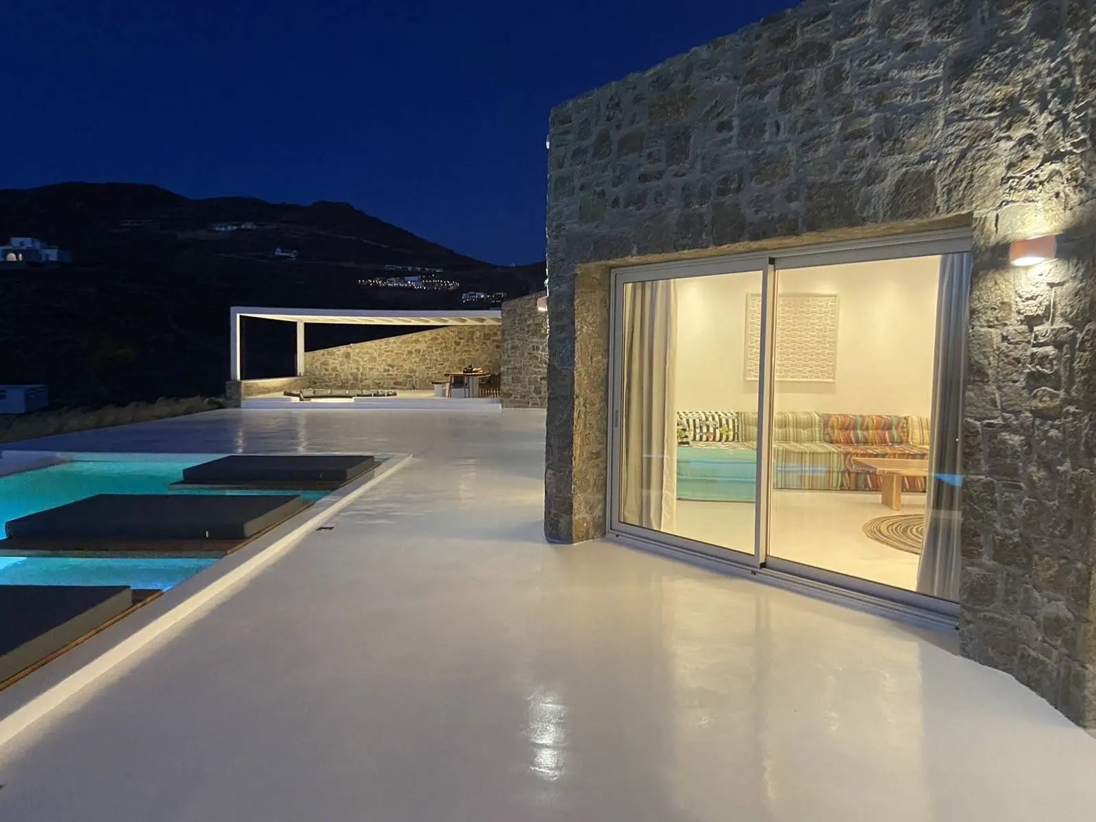 bh-04c39d9cbfeb Luminus Villa, in Myconos island