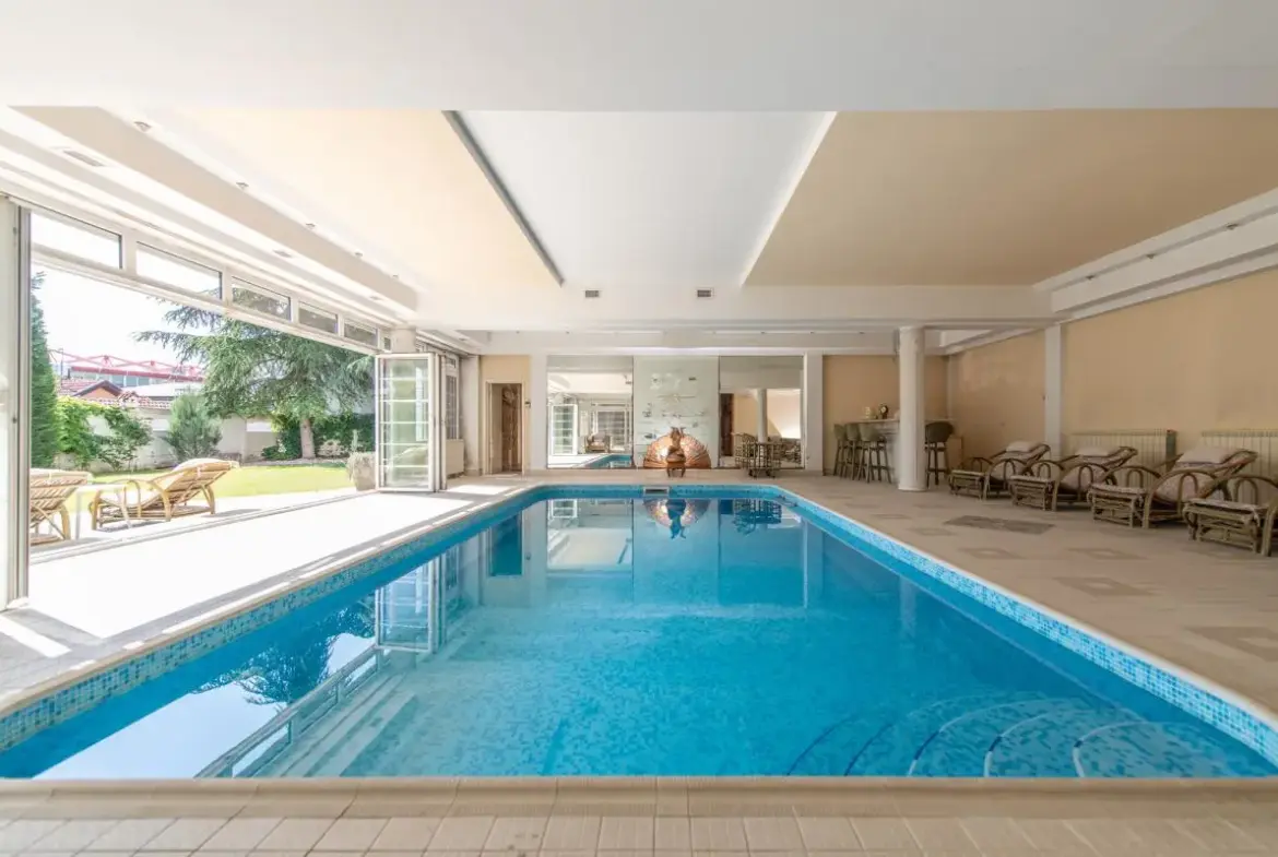 Family Villa in Dedinje