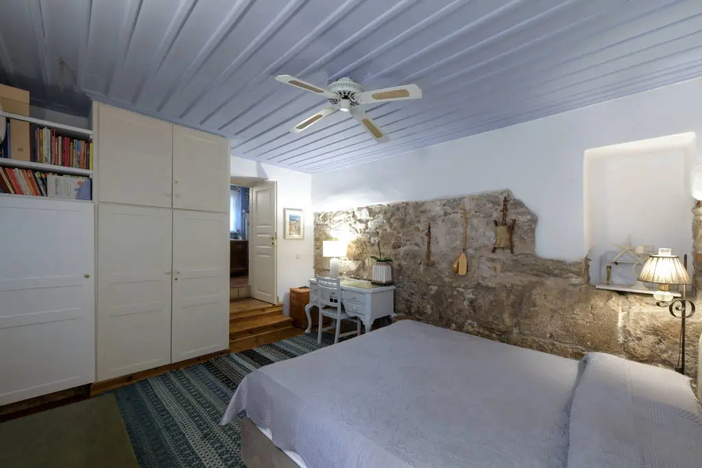 Historic house in Plaka with stunning courtyard and Acropolis view