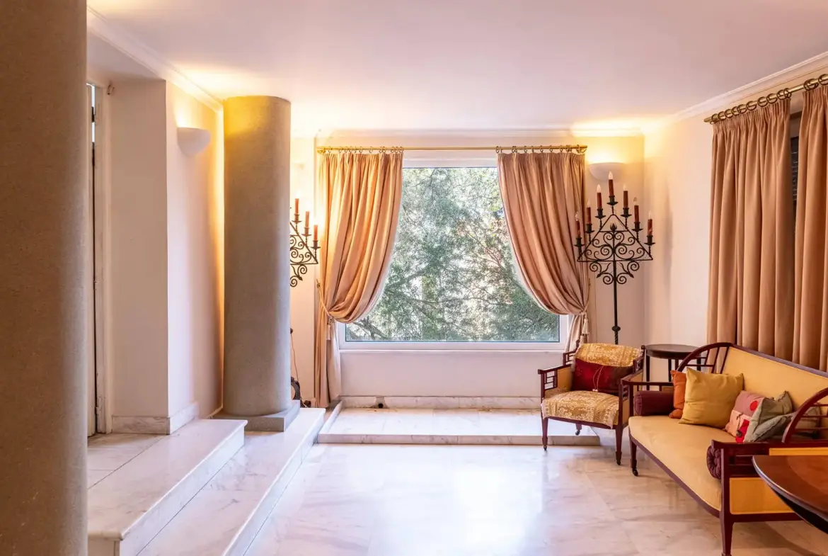 Historic mansion on a 2,260 sq.m. plot