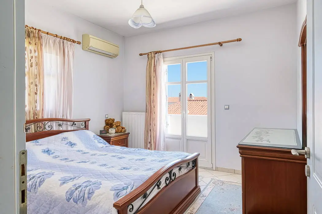 Private estate with two residences in the heart of Spetses