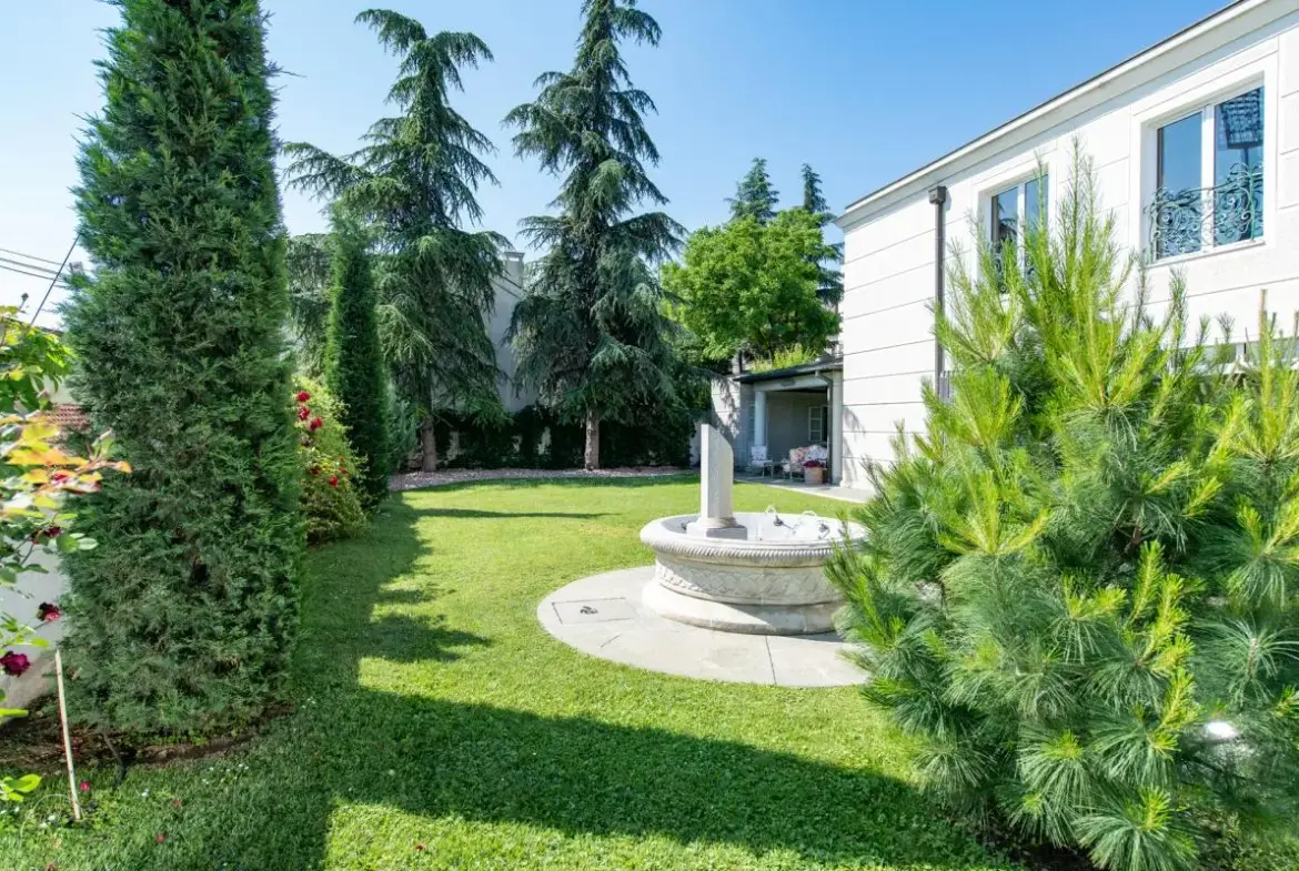 Family Villa in Dedinje