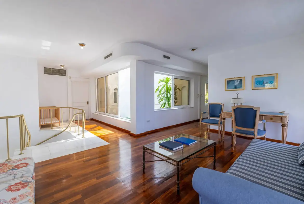 Front sea view villa with private pool in Lagonisi