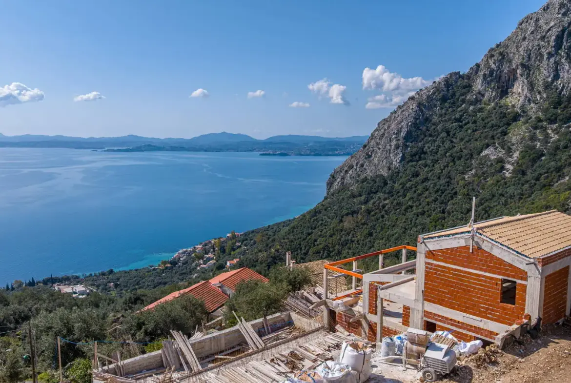 Luxurious villa with pool and views in Vigglatouri, Corfu