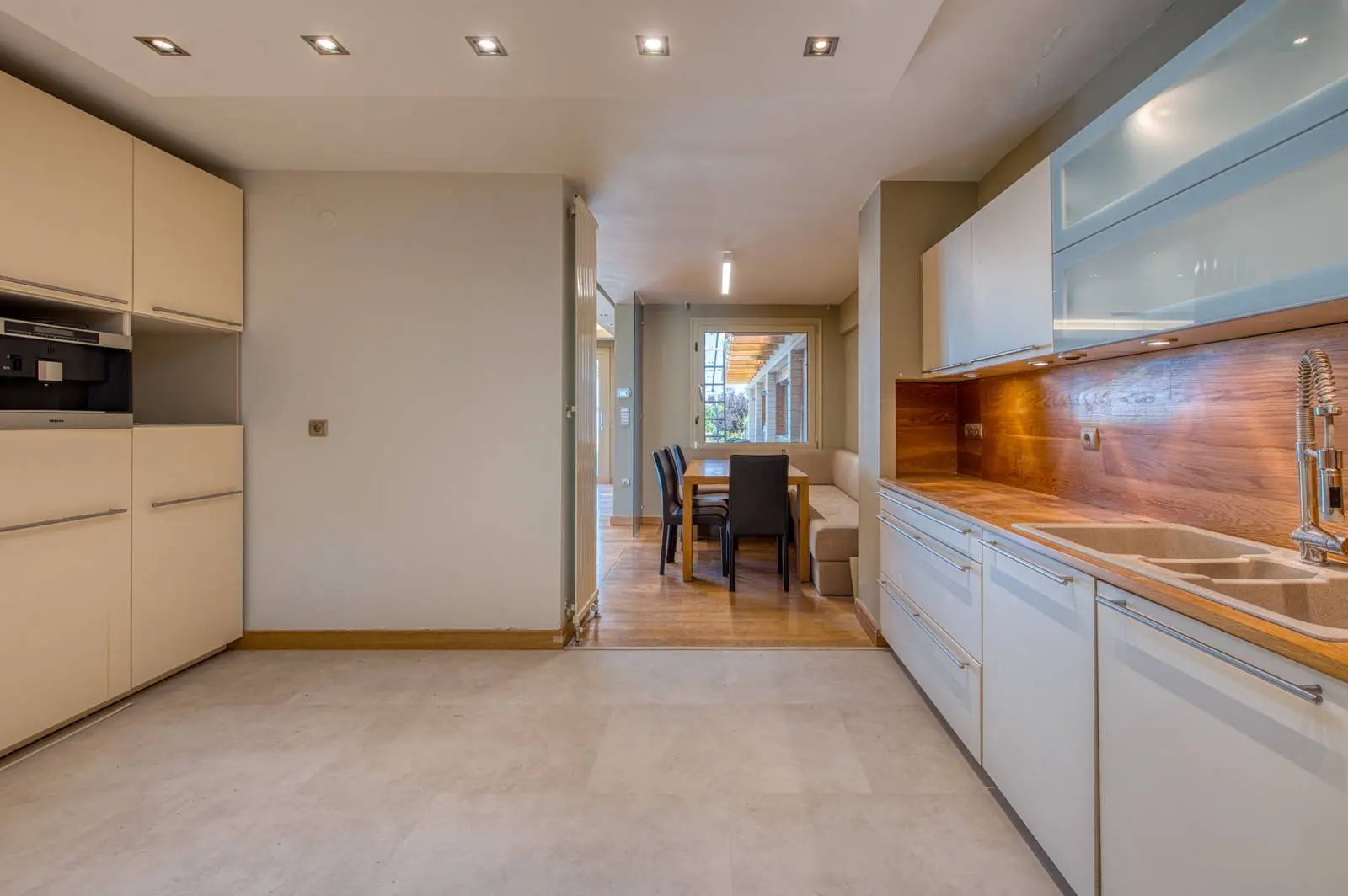 Luxurious detached house of 700 sq.m. of high aesthetics