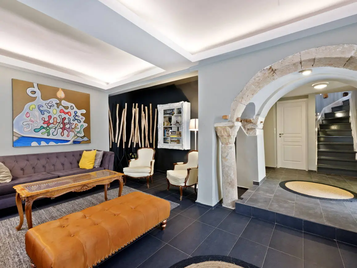 Timeless and luxury house in Plaka