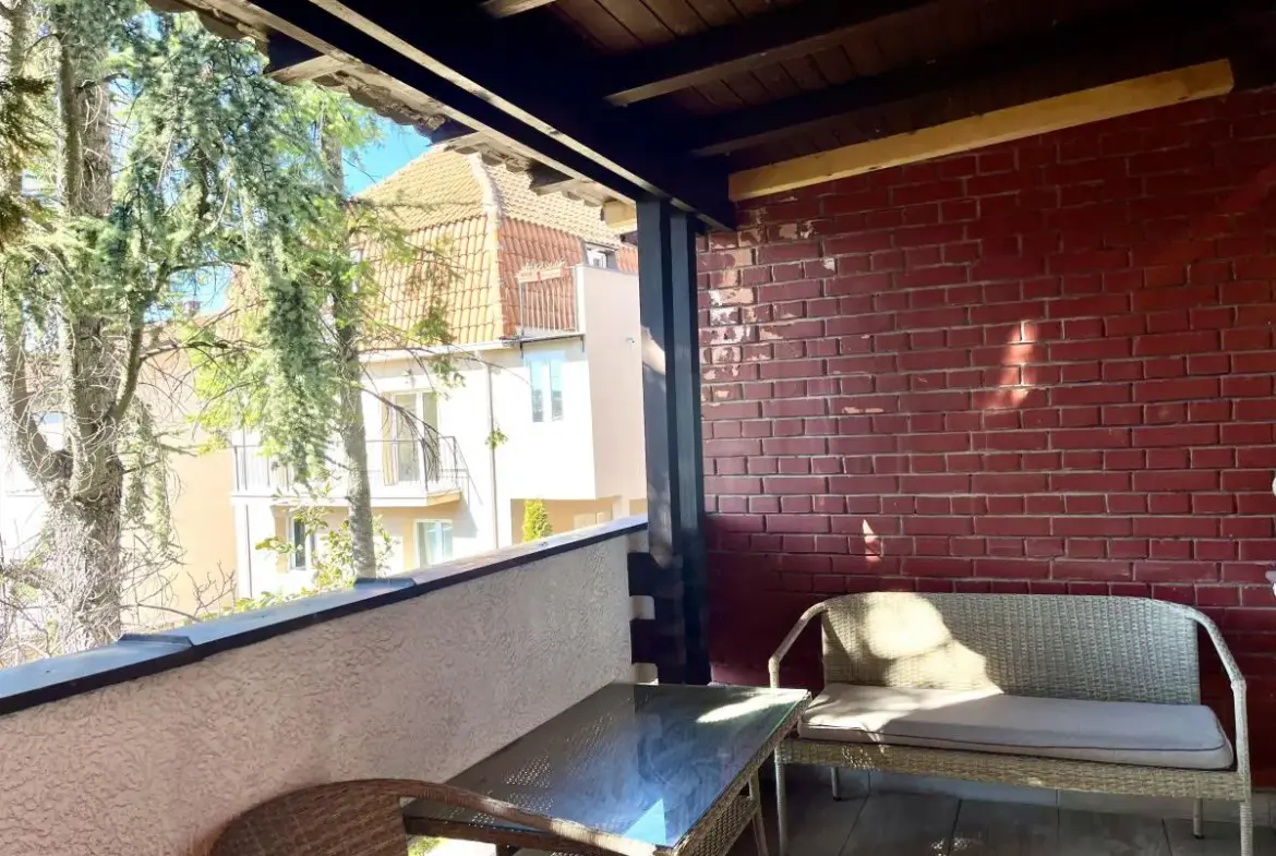Spacious apartment in Voždovac with 5 bedrooms and a private courtyard