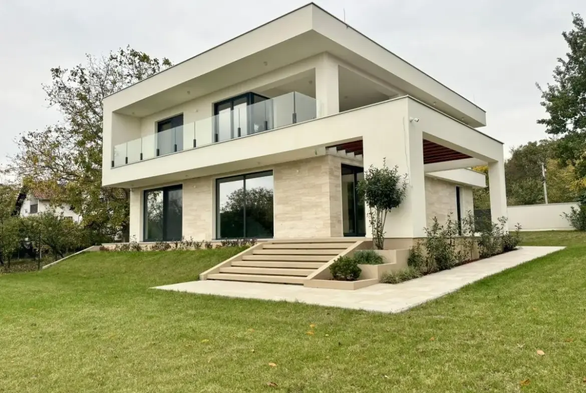 Villa in Sremska Kamenica