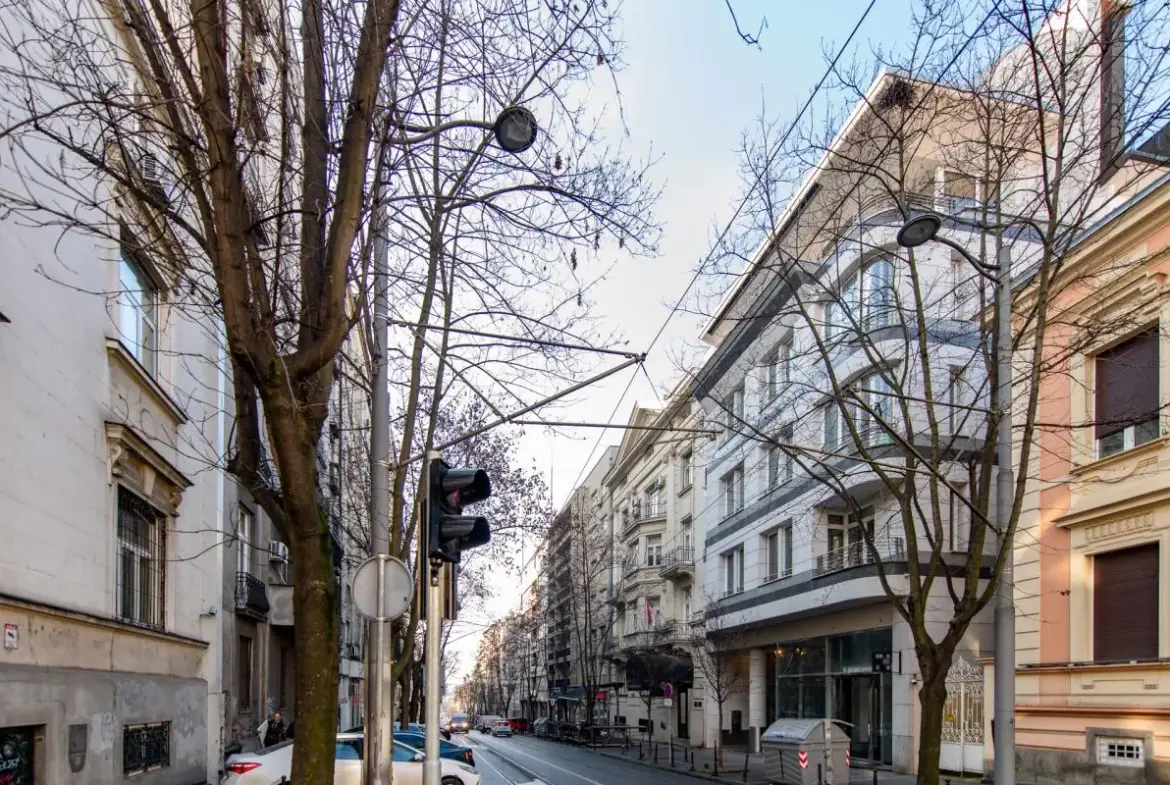 Commercial Building in the City Center