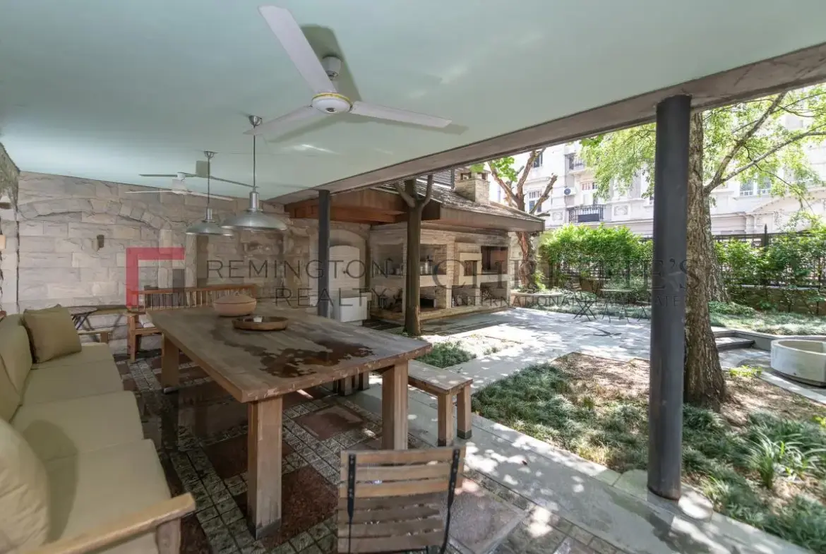 Distinguished City Villa in the Heart of the Urban Core