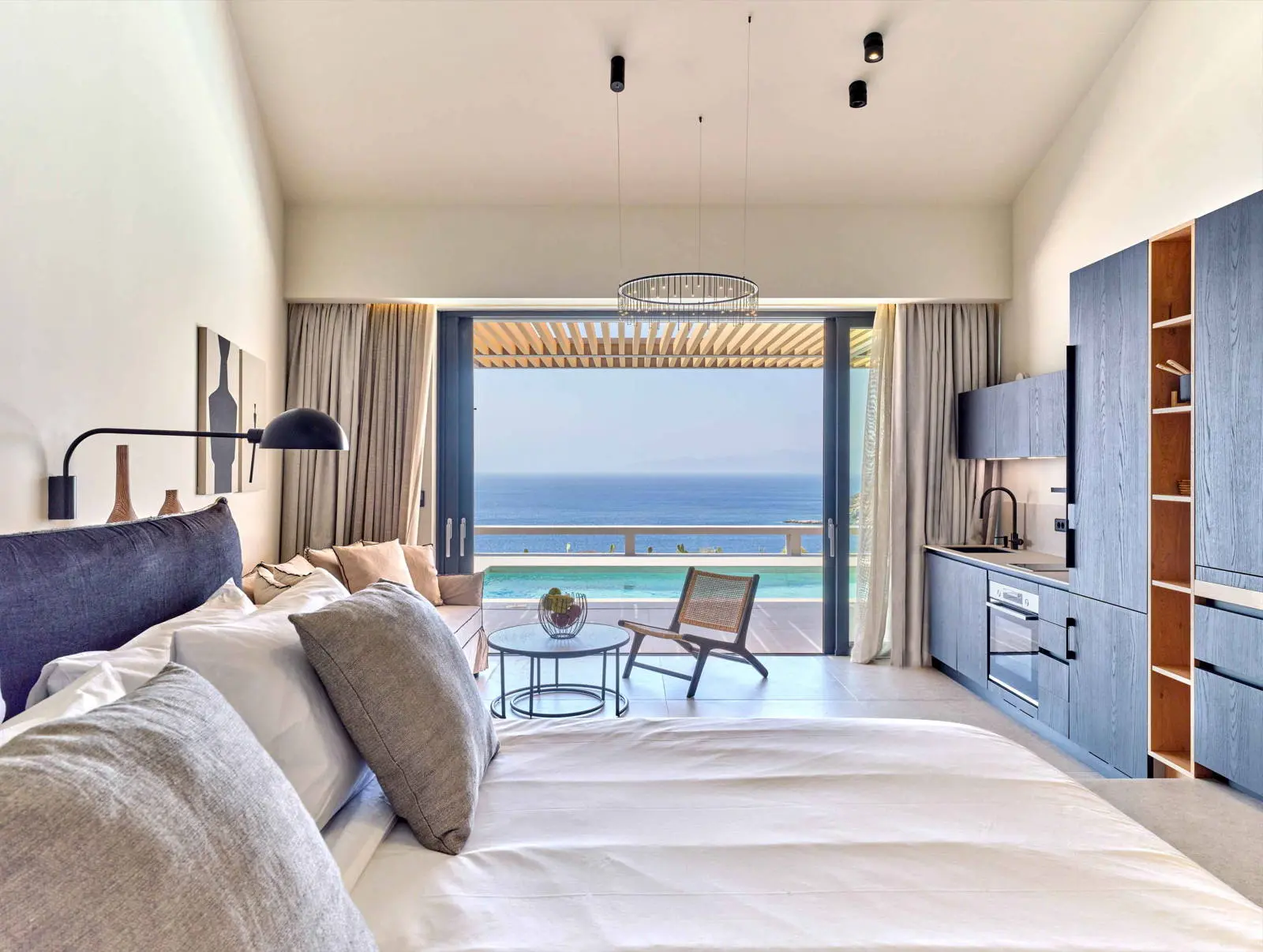 bh-12a346e36899 Big Blue Estate – An architectural masterpiece in Andros