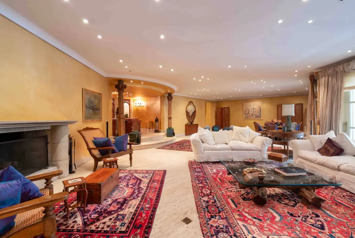 Elegant and timeless villa in Ekali