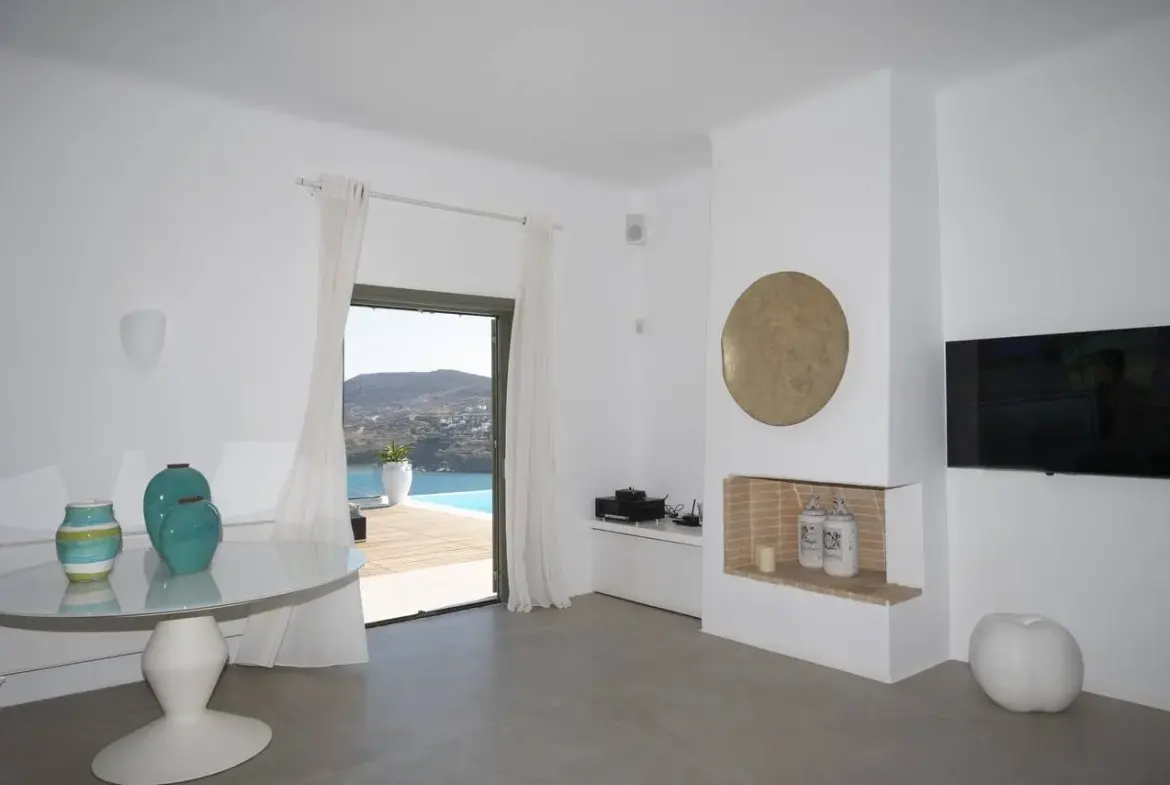 Luxurious villa overlooking the Aegean Sea, Mykonos