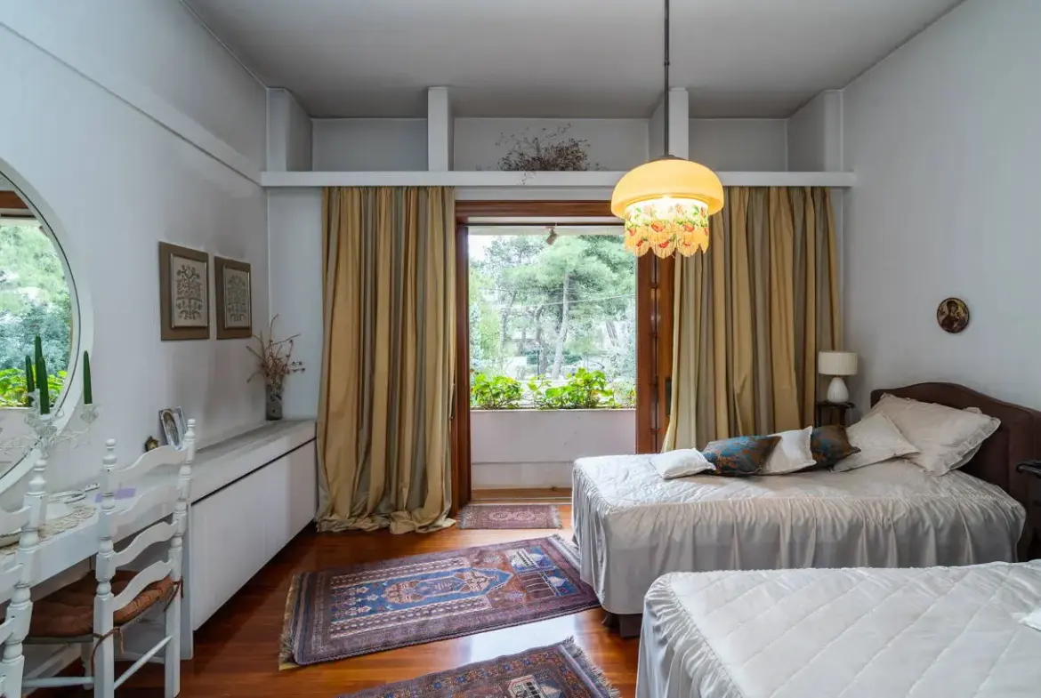 Unique residence with pool in Ekali