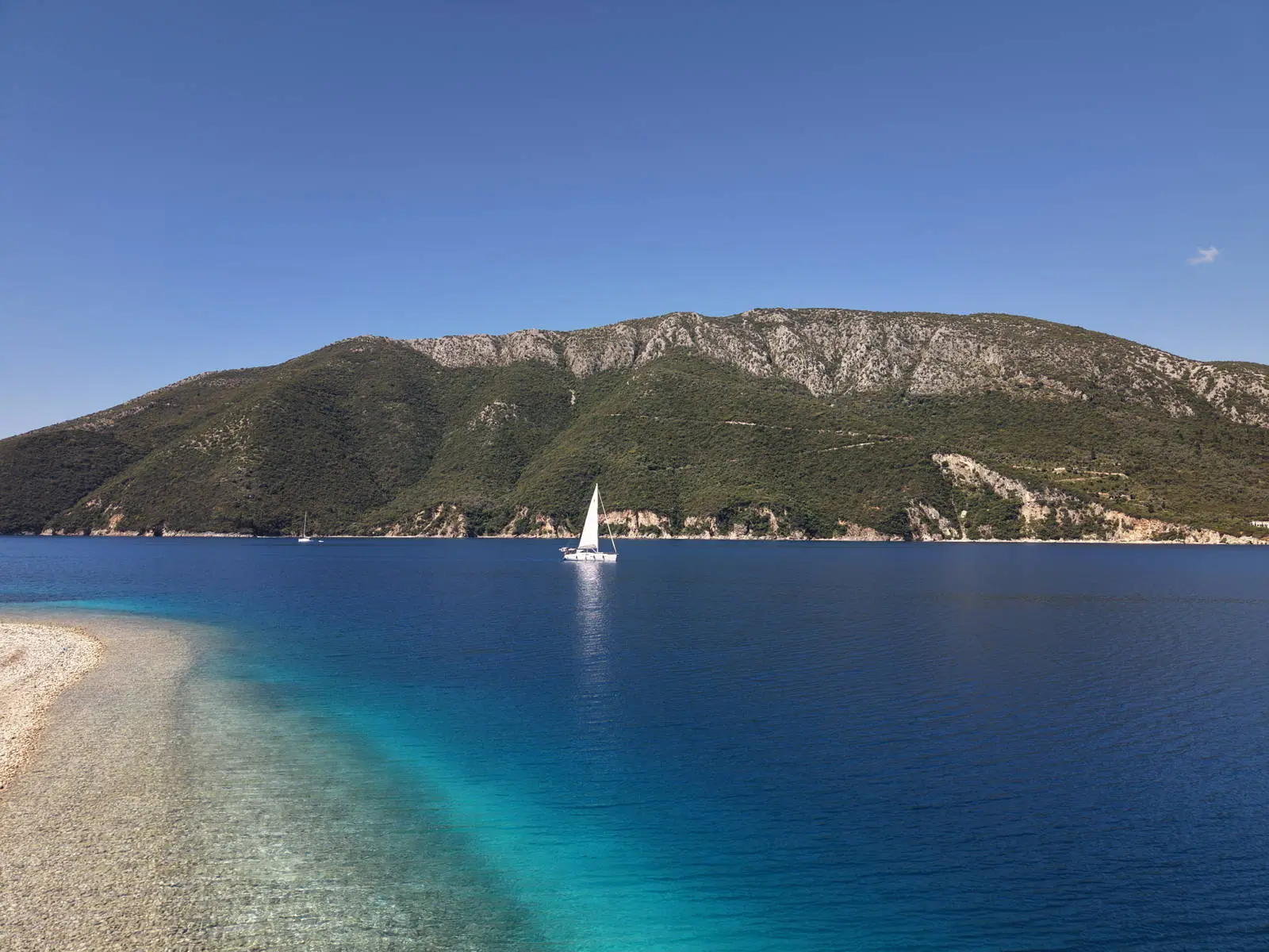 bh-1910773c0520 The Ionian Passage – Off-plan beachfront villa with private pontoon in Lefkada
