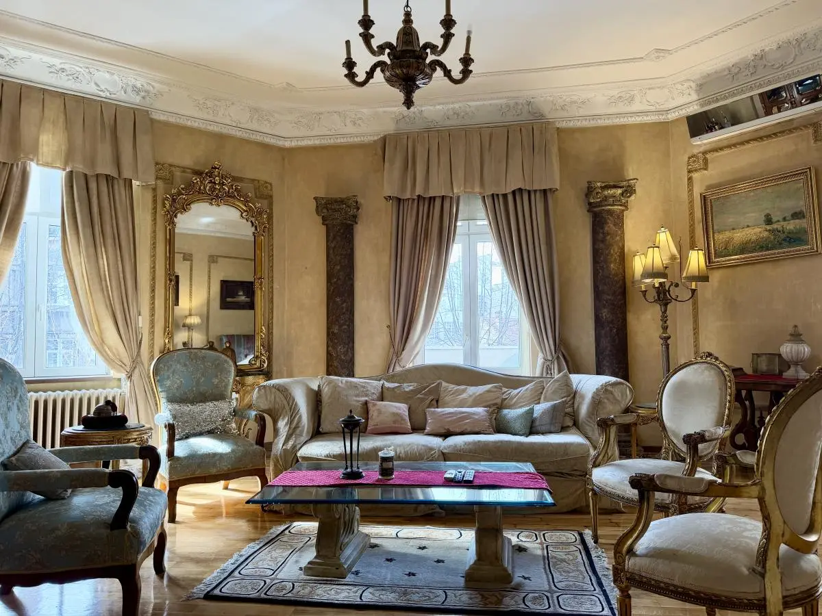 A Rare Salon Apartment in Dorćol