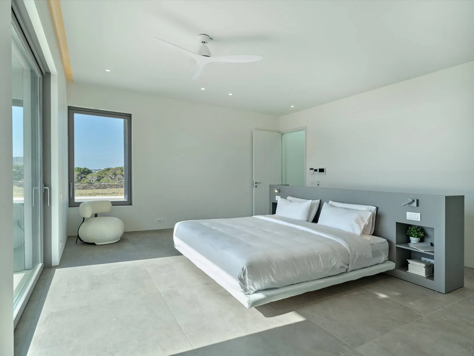 Ultimate luxury seafront villa with infinity pool in Antiparos