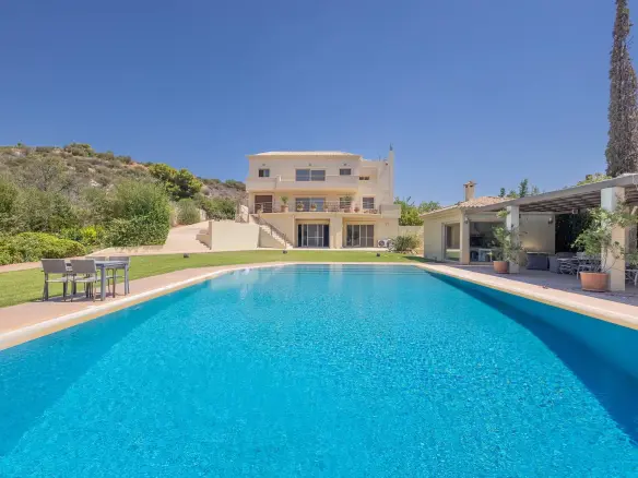 Luxurious 450 sq.m. detached house with a private pool in Agia Marina