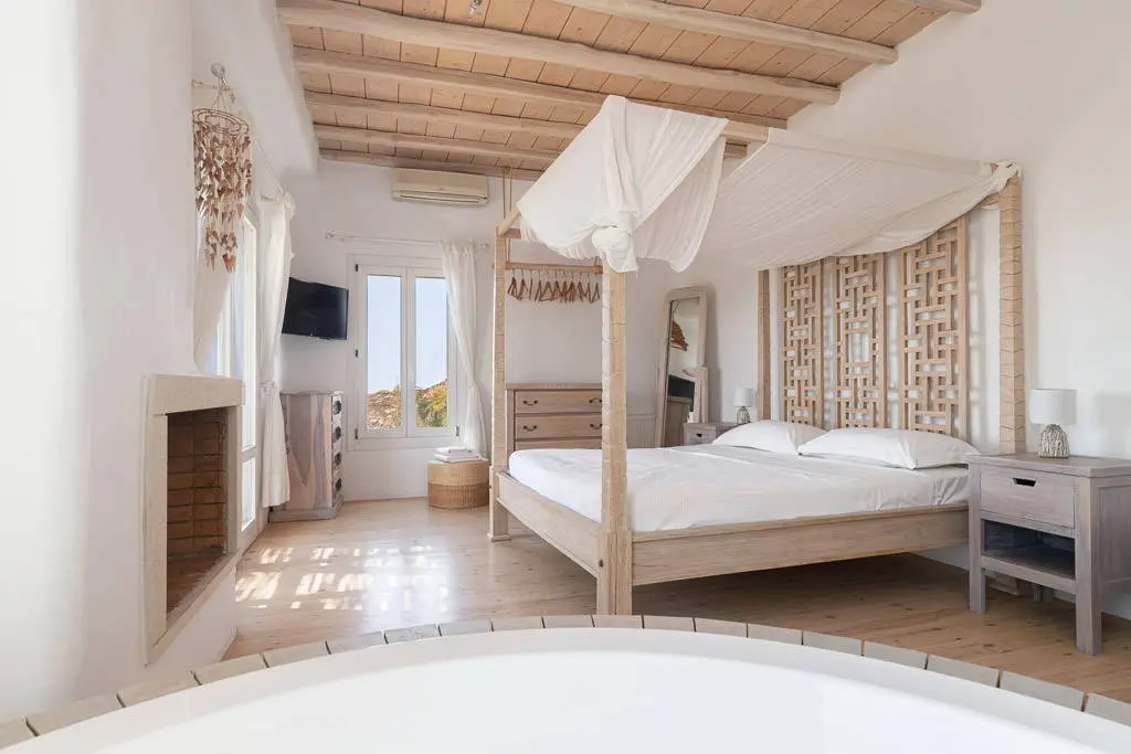 Prestigious Mykonos villa with guest house, two pools & panoramic views