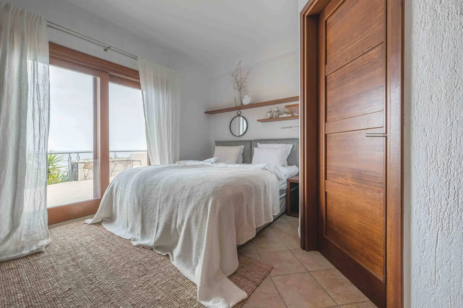 Seafront villa with spa and seafront maisonette with panoramic views in Pera Melana, Arcadia