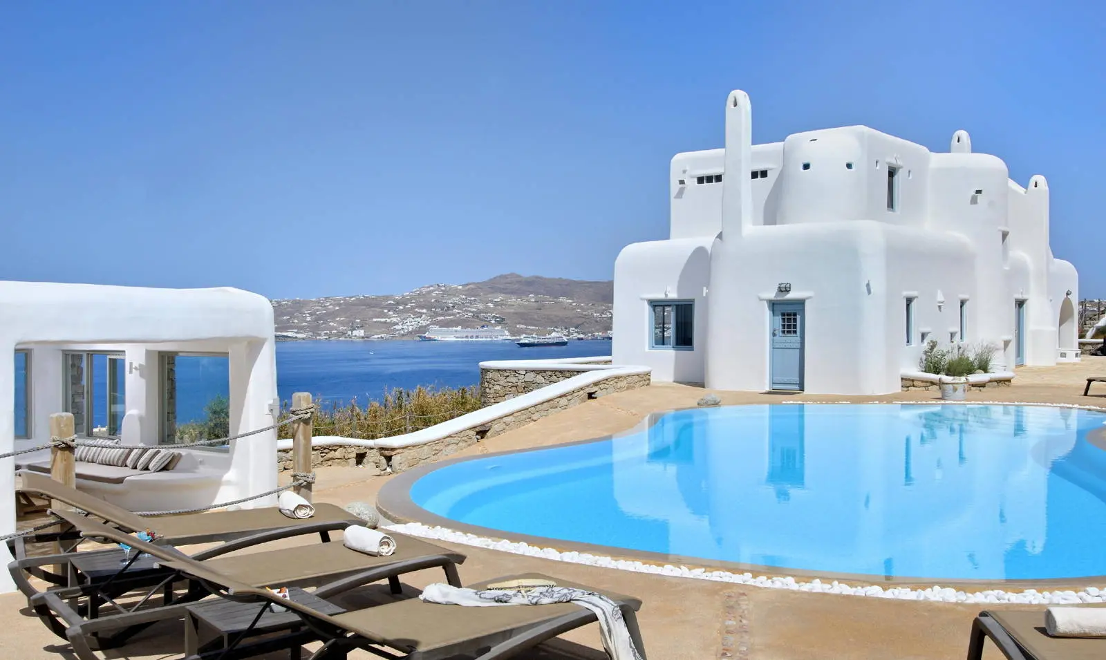 Private villa next to Soros beach, Antiparos