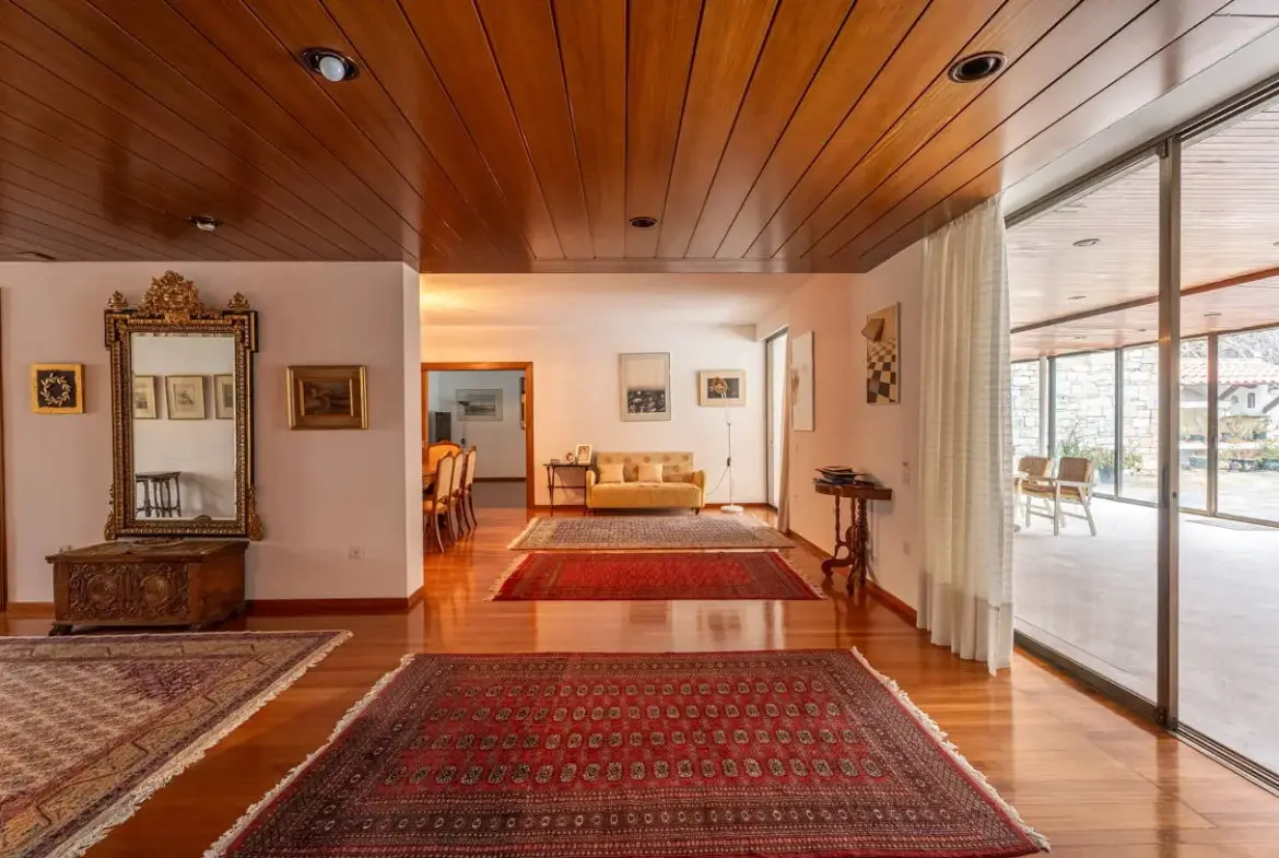 Remarkable mansion on a 5,093 sq.m. plot in Kefalari