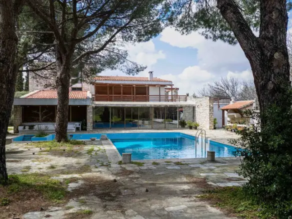 Remarkable mansion on a 5,093 sq.m. plot in Kefalari