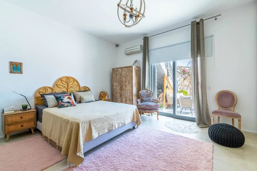 Villa with private beach access and Mykonos downtown views