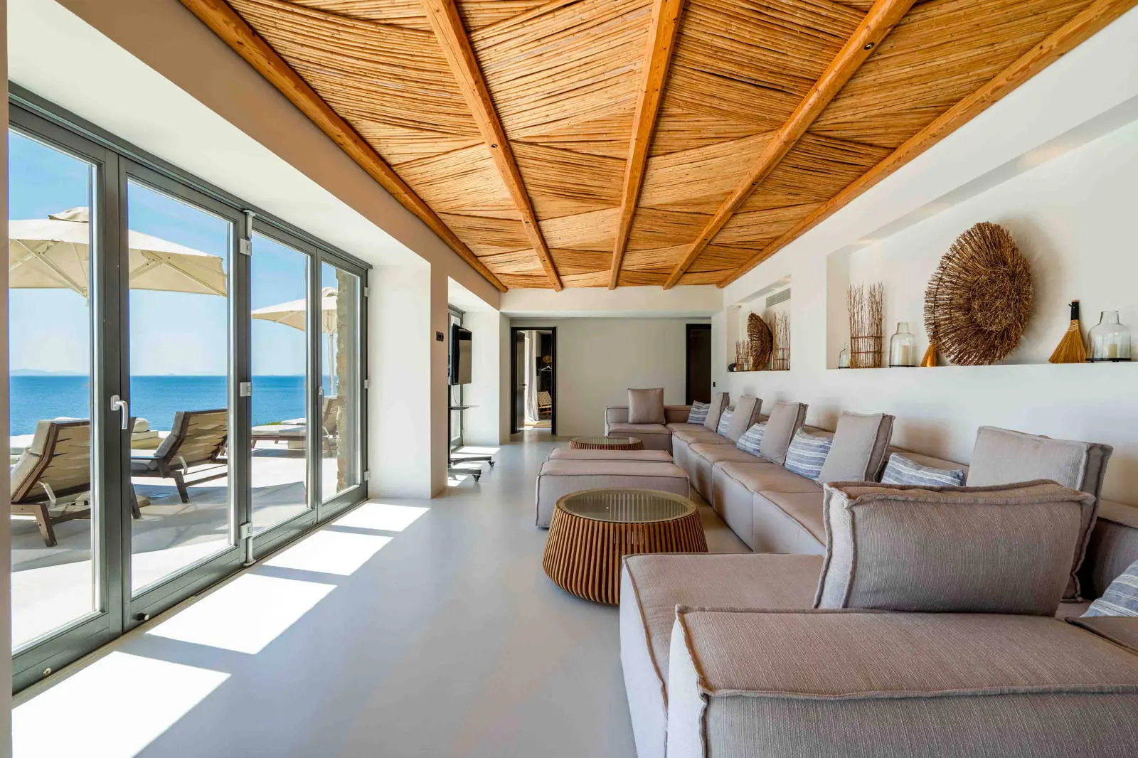 bh-225bebf47ec1 Exclusive waterfront 6-Bedroom villa in a private gated community in Mykonos