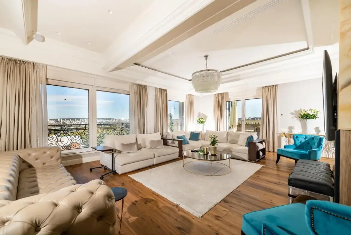 Penthouse in the Diplomatic Quarter with Panoramic Views