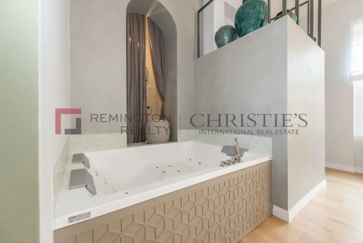 Classy, salon-style apartment