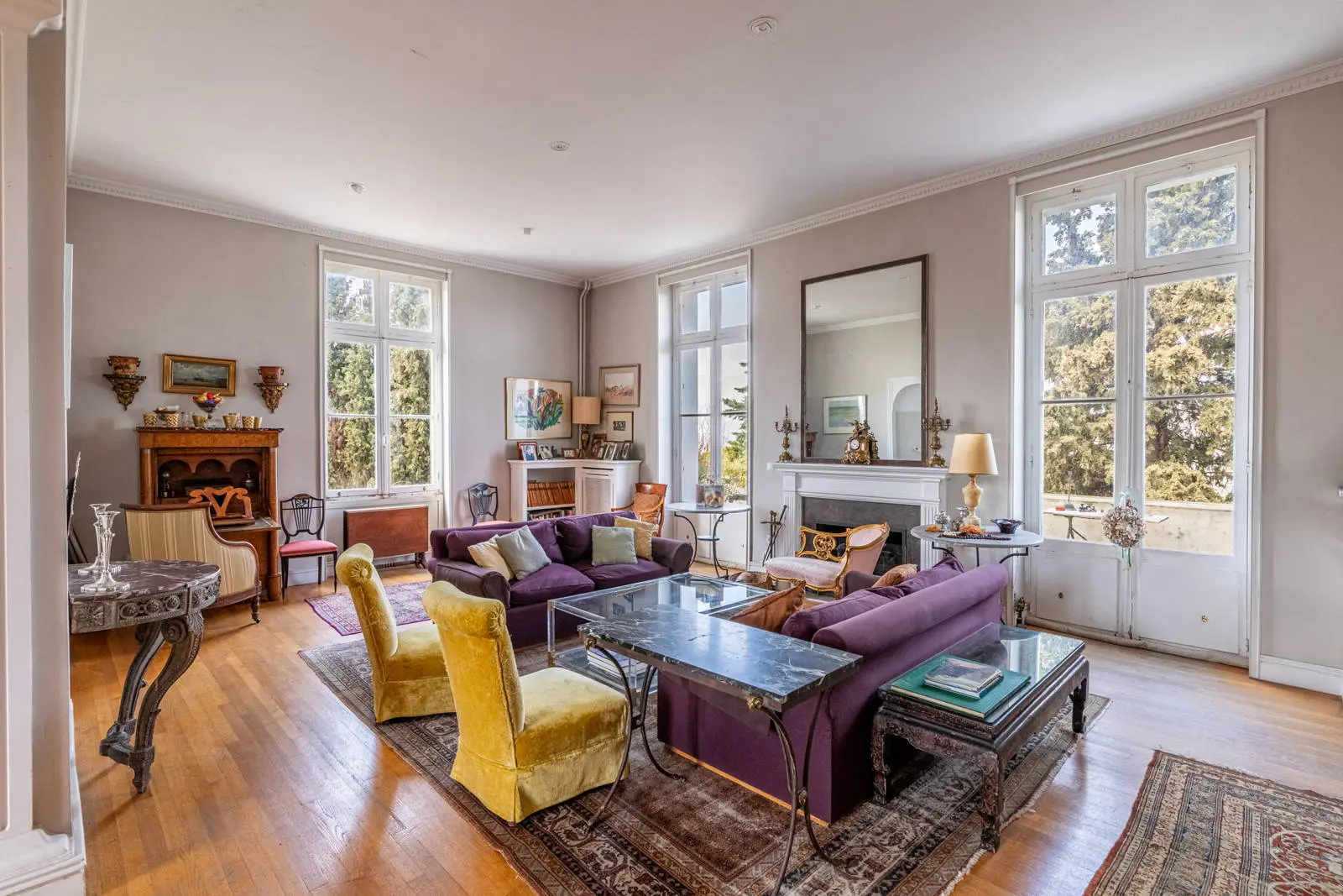 bh-25872b7ddc07 Historic mansion on a 2,260 sq.m. plot