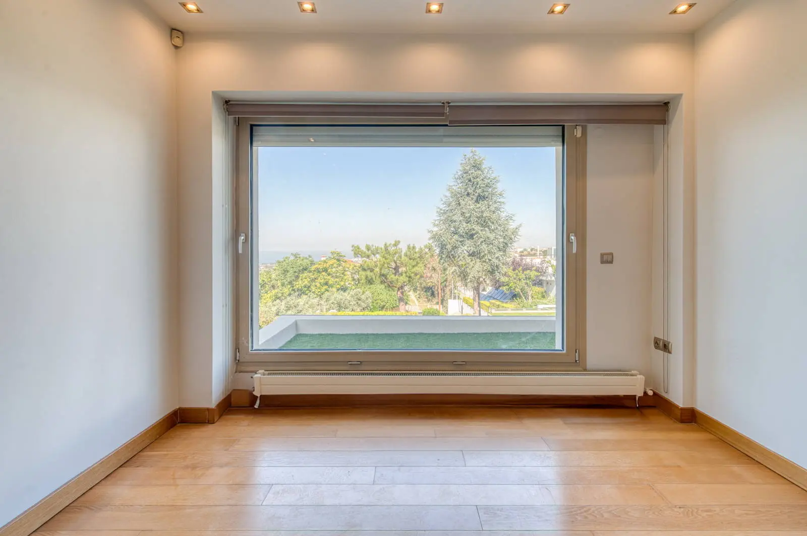 Luxurious detached house of 700 sq.m. of high aesthetics