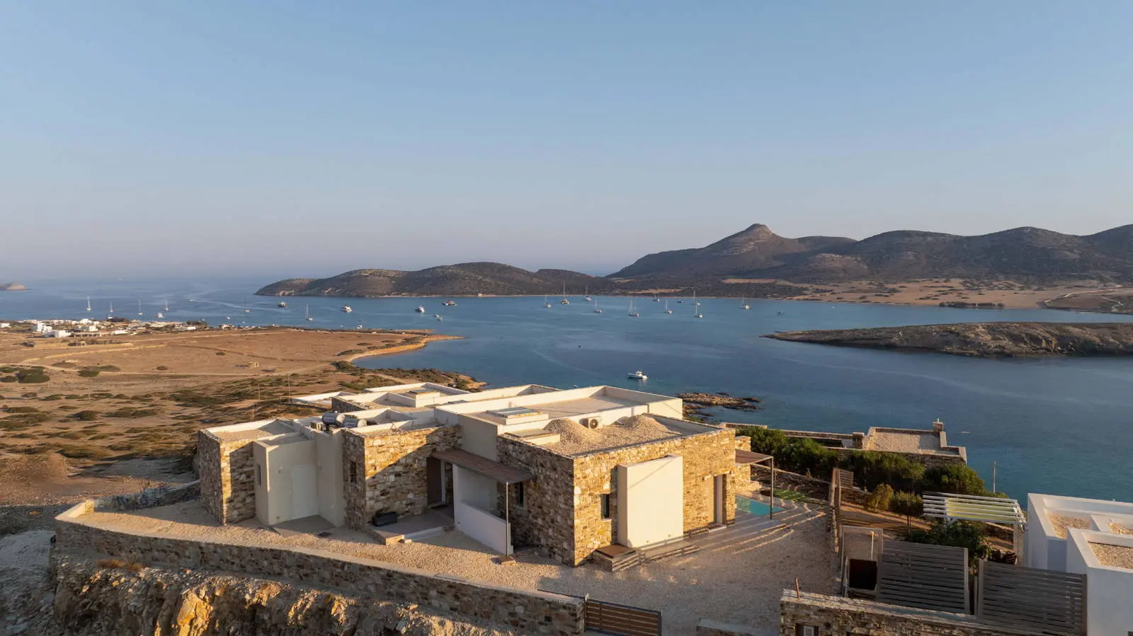 Antiparos exclusive villa with 5 private suites